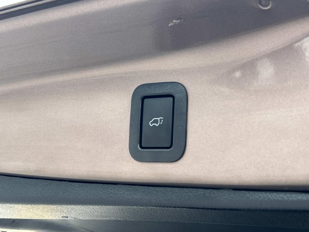 Used 2018 Toyota Highlander SUV