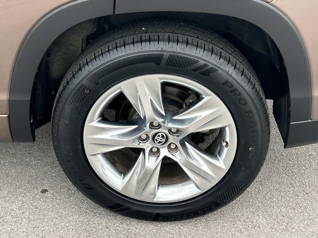 Used 2018 Toyota Highlander SUV