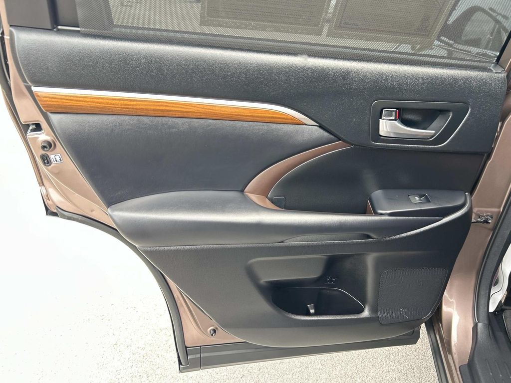 Used 2018 Toyota Highlander SUV
