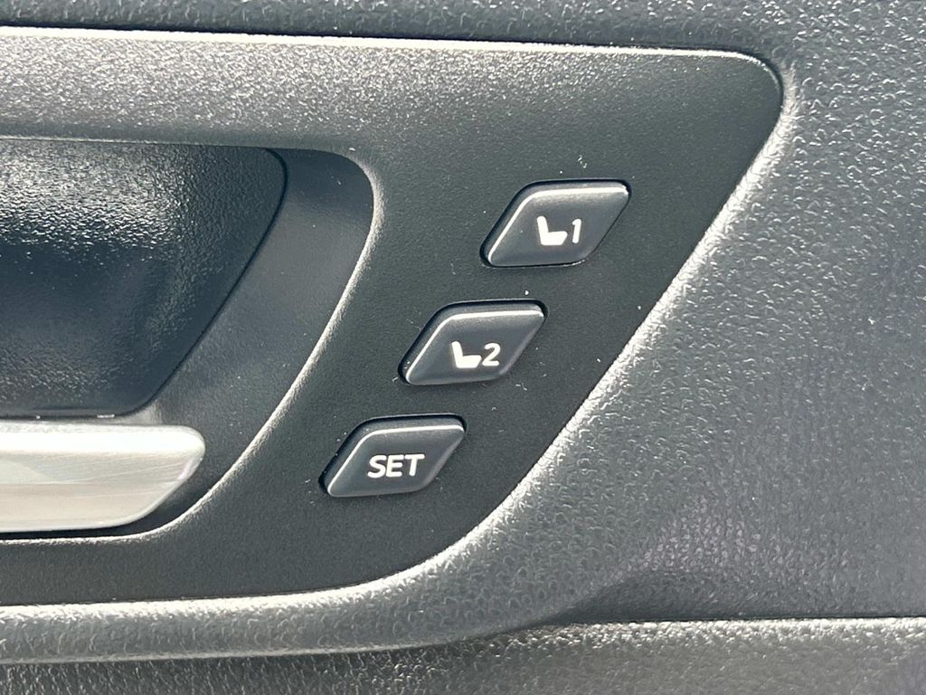 Used 2018 Toyota Highlander SUV
