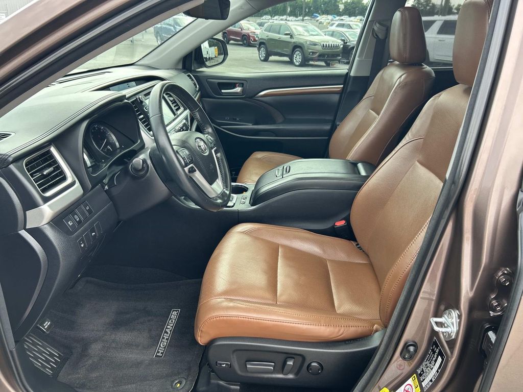 Used 2018 Toyota Highlander SUV