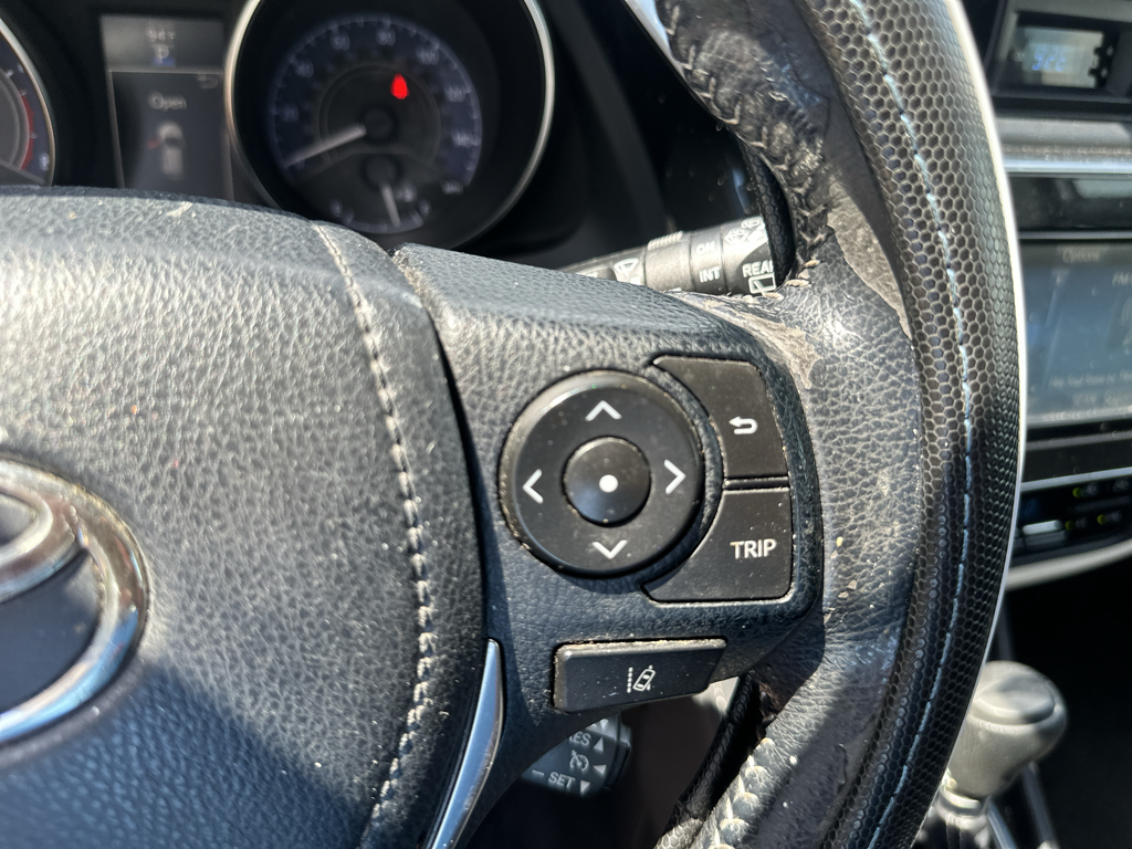 Vehicle photo 22
