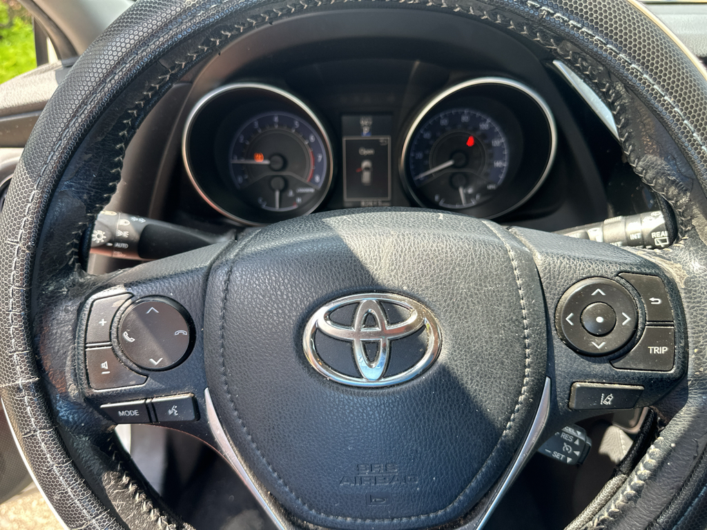 Vehicle photo 20