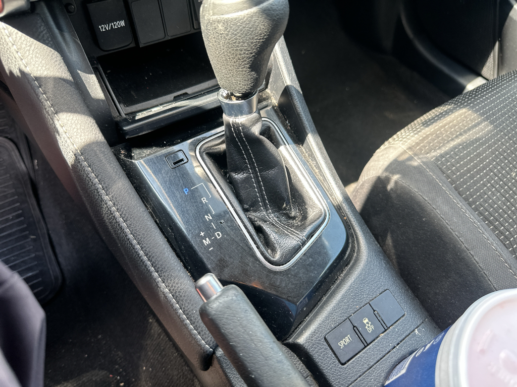 Vehicle photo 27