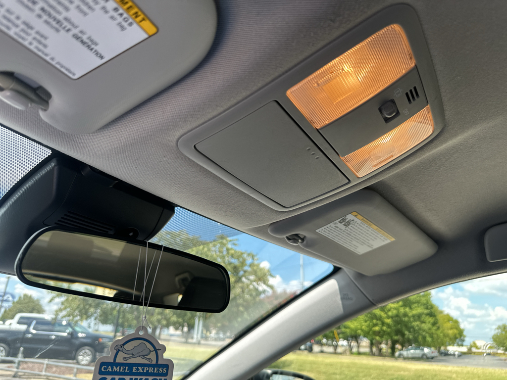 Vehicle photo 26