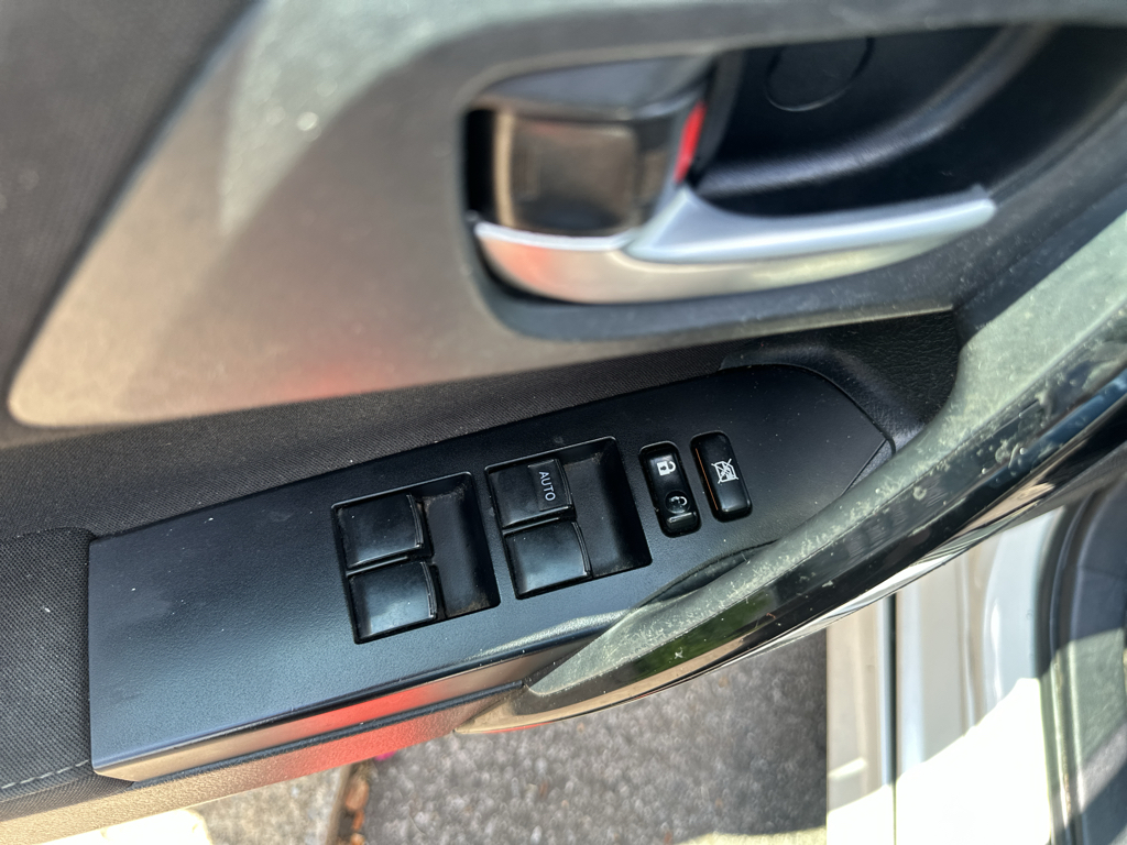 Vehicle photo 18