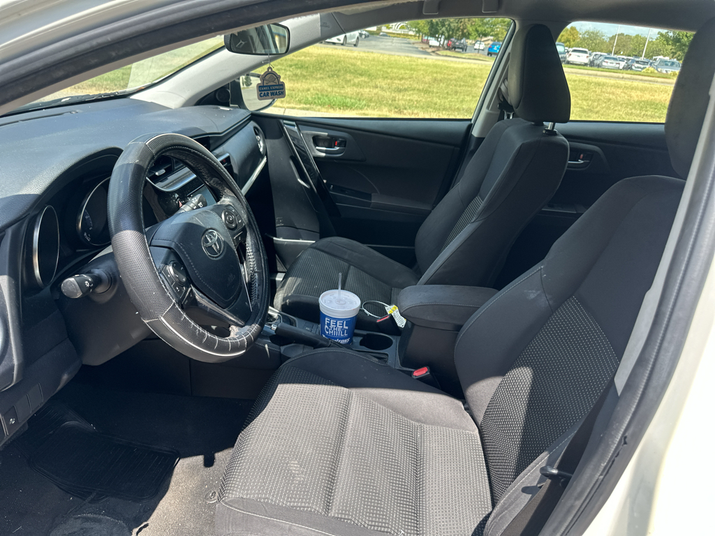 Vehicle photo 16