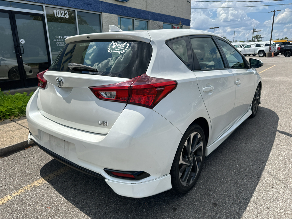Vehicle photo 4