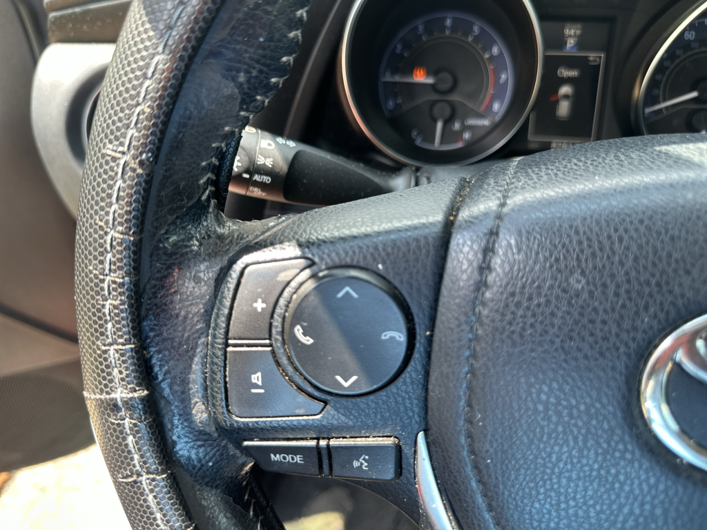 Vehicle photo 21