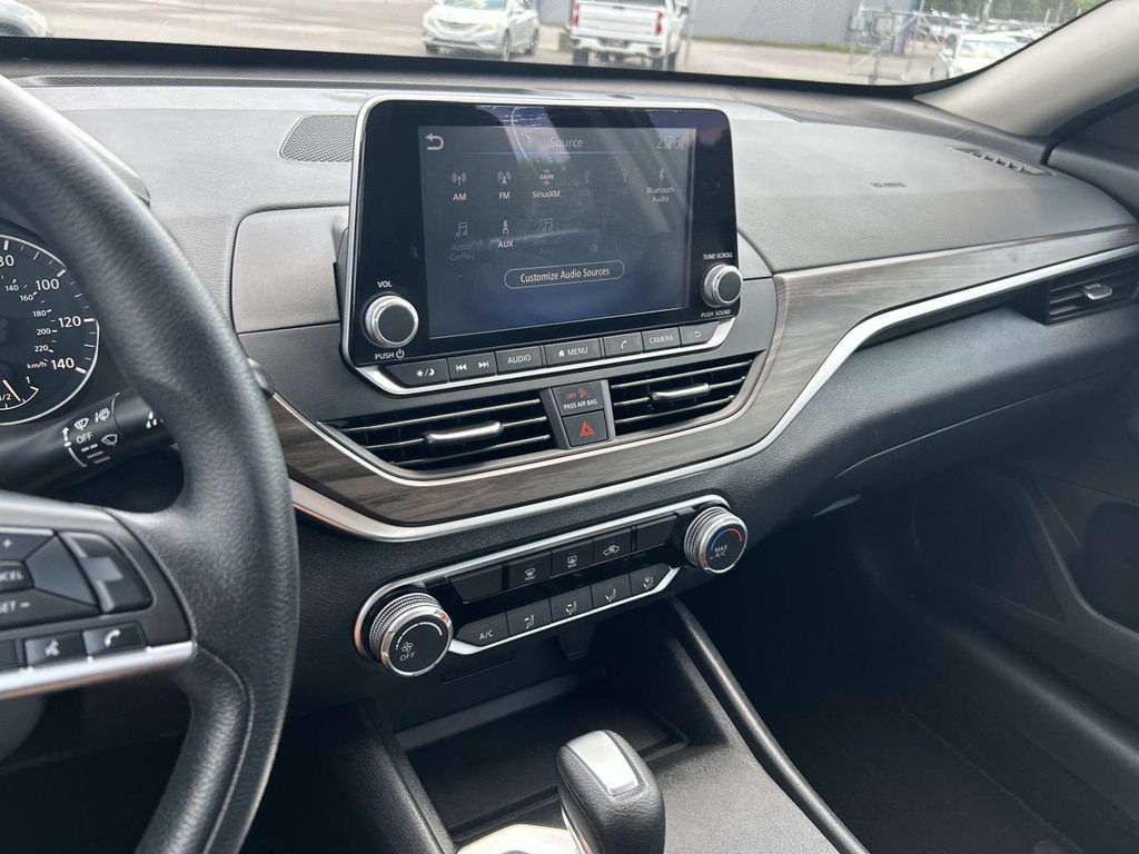 Used 2025 Nissan Altima Sedan