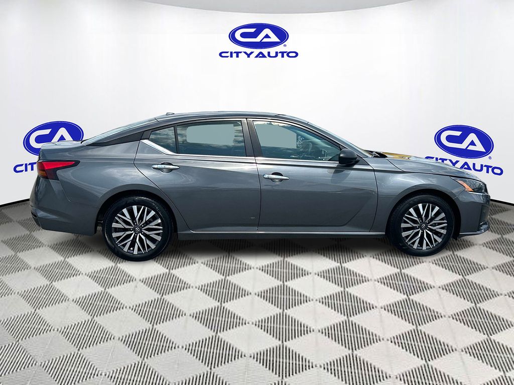 Used 2025 Nissan Altima Sedan