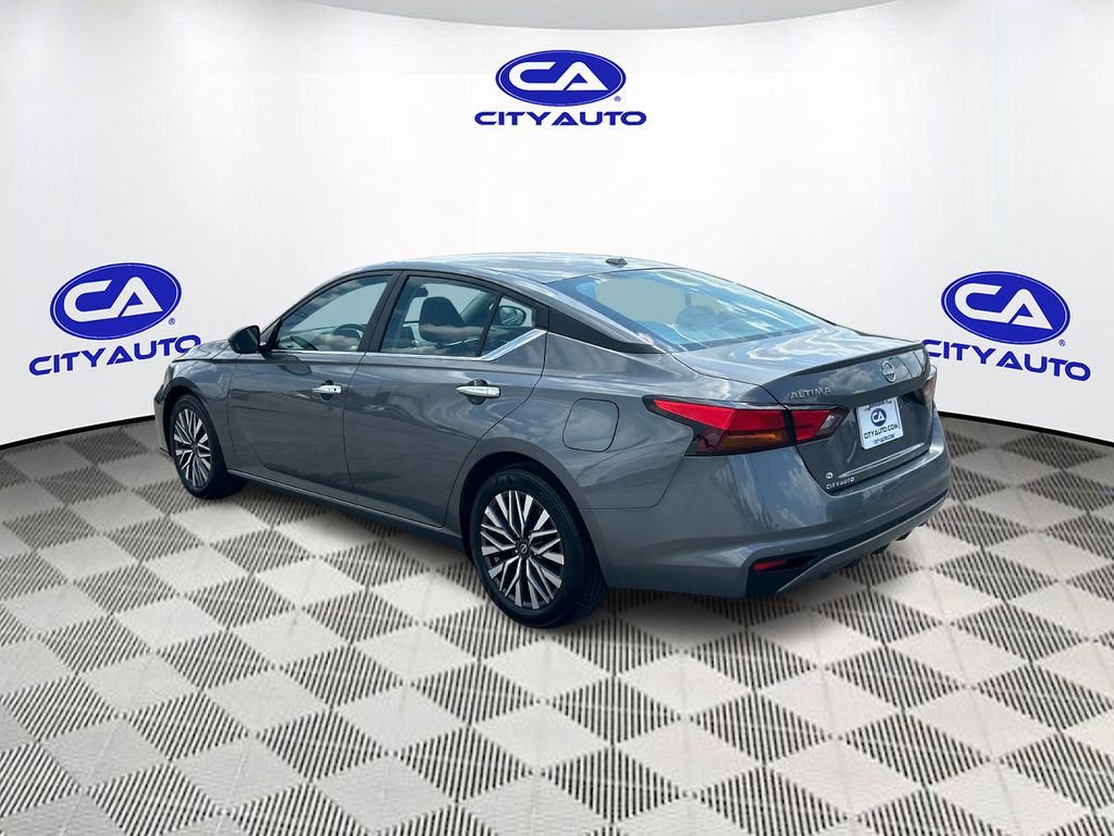 Used 2025 Nissan Altima Sedan