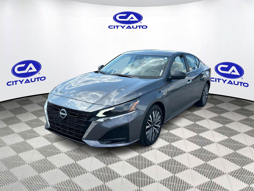 Used 2025 Nissan Altima Sedan
