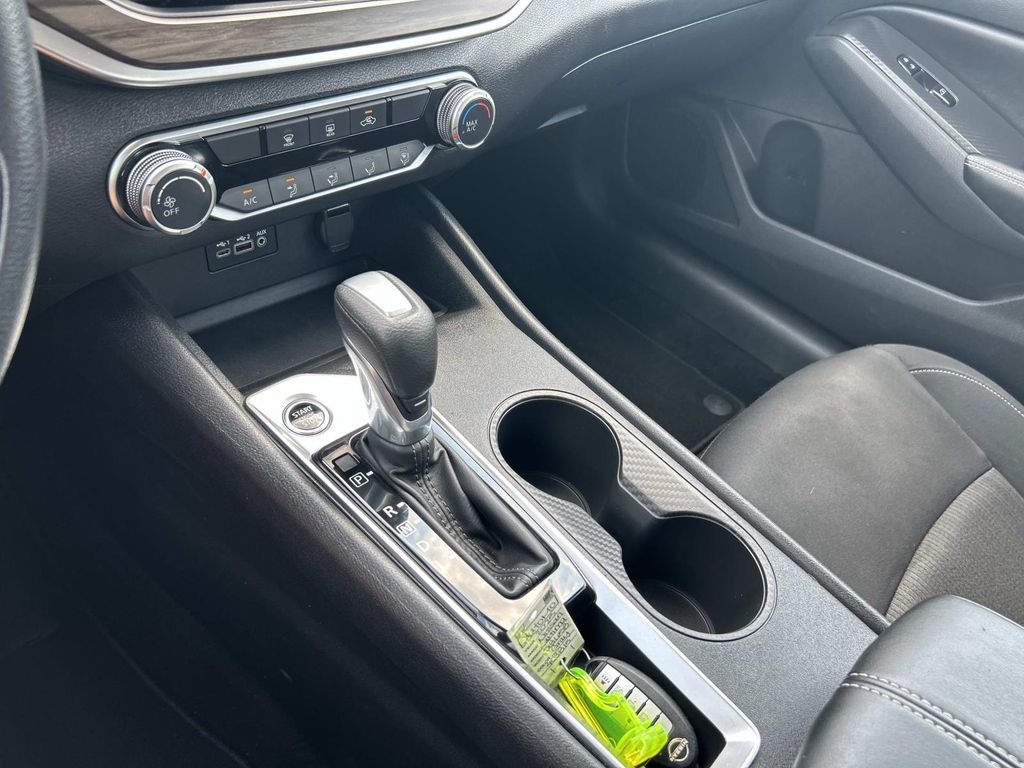 Used 2025 Nissan Altima Sedan