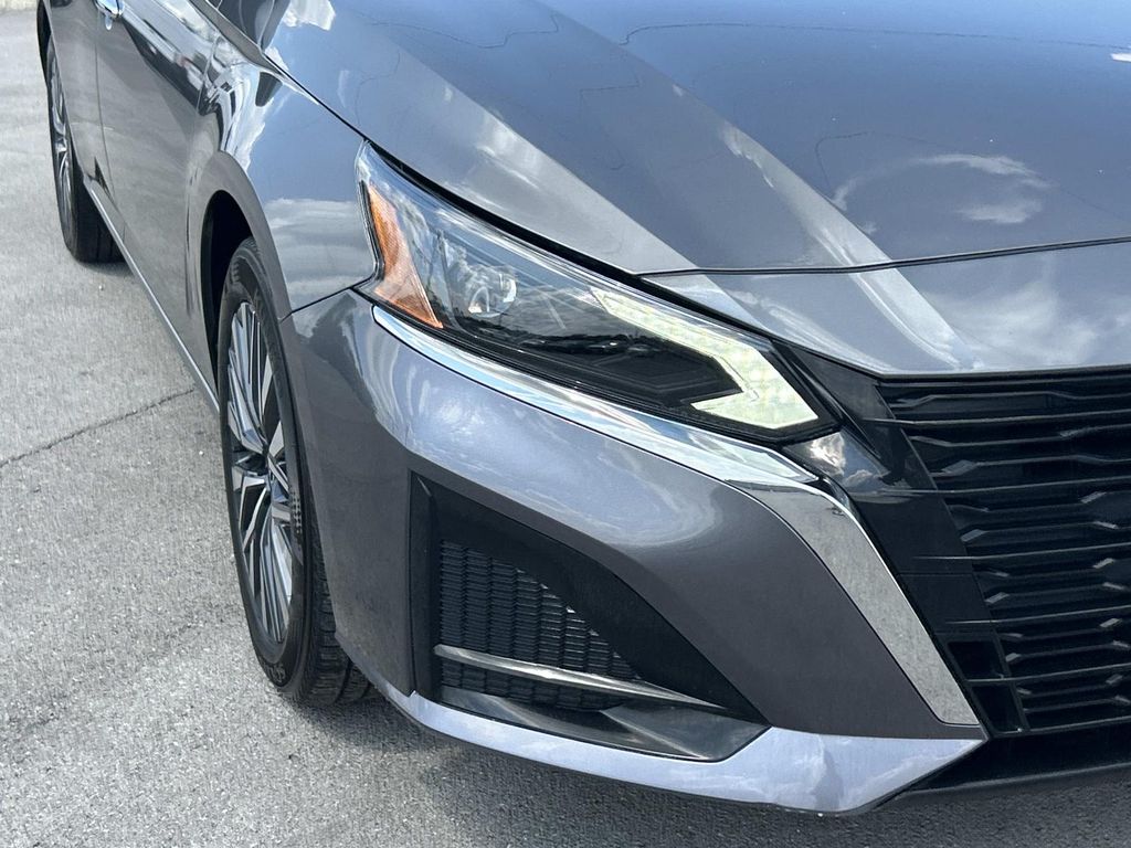 Used 2025 Nissan Altima Sedan
