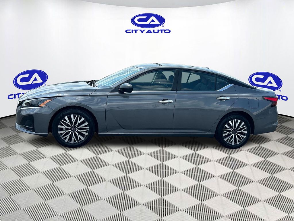 Used 2025 Nissan Altima Sedan