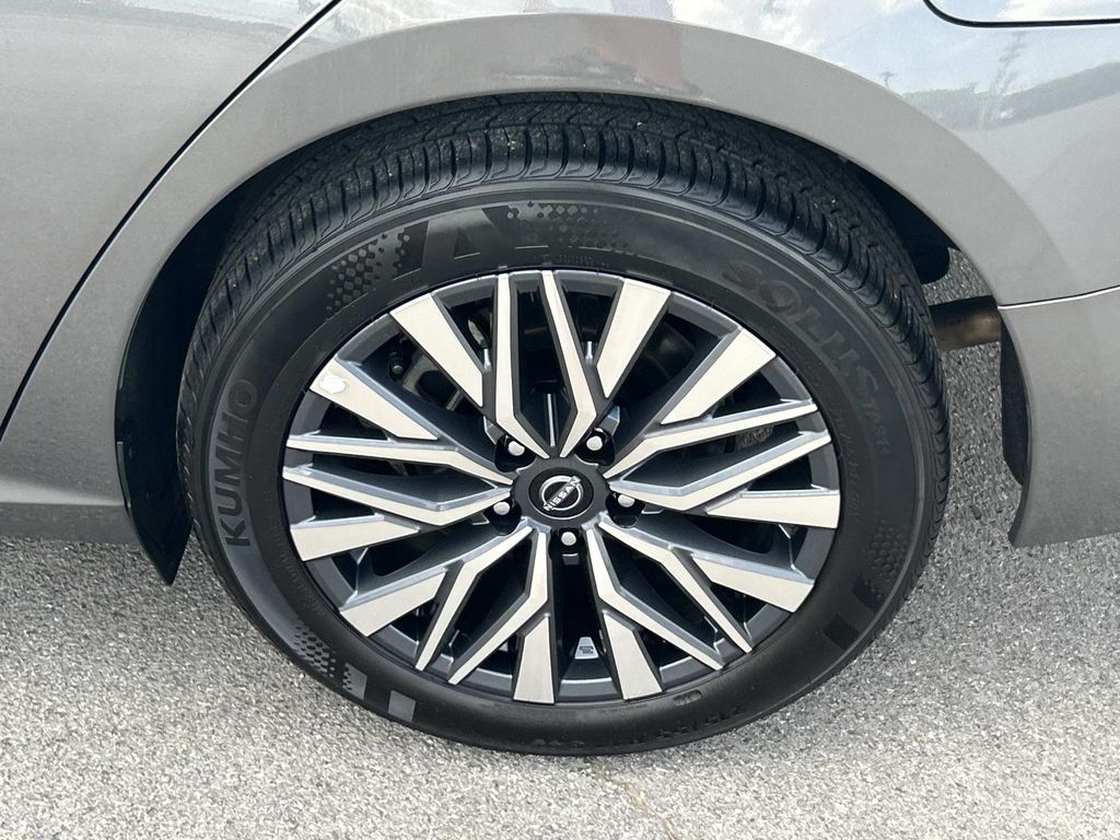 Used 2025 Nissan Altima Sedan