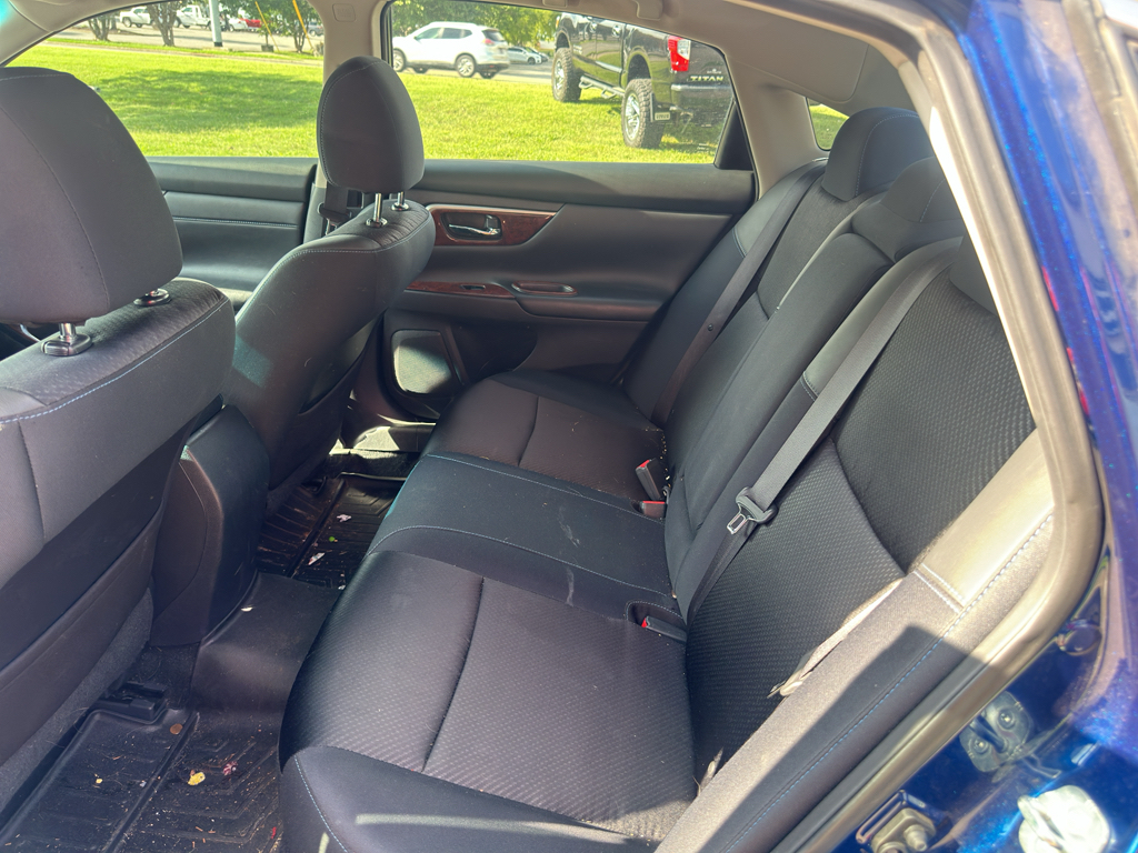 Used 2017 Nissan Altima Sedan