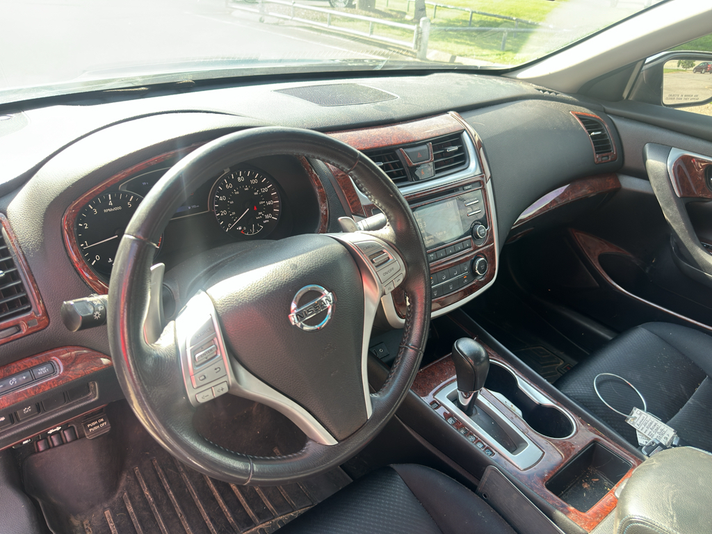 Used 2017 Nissan Altima Sedan