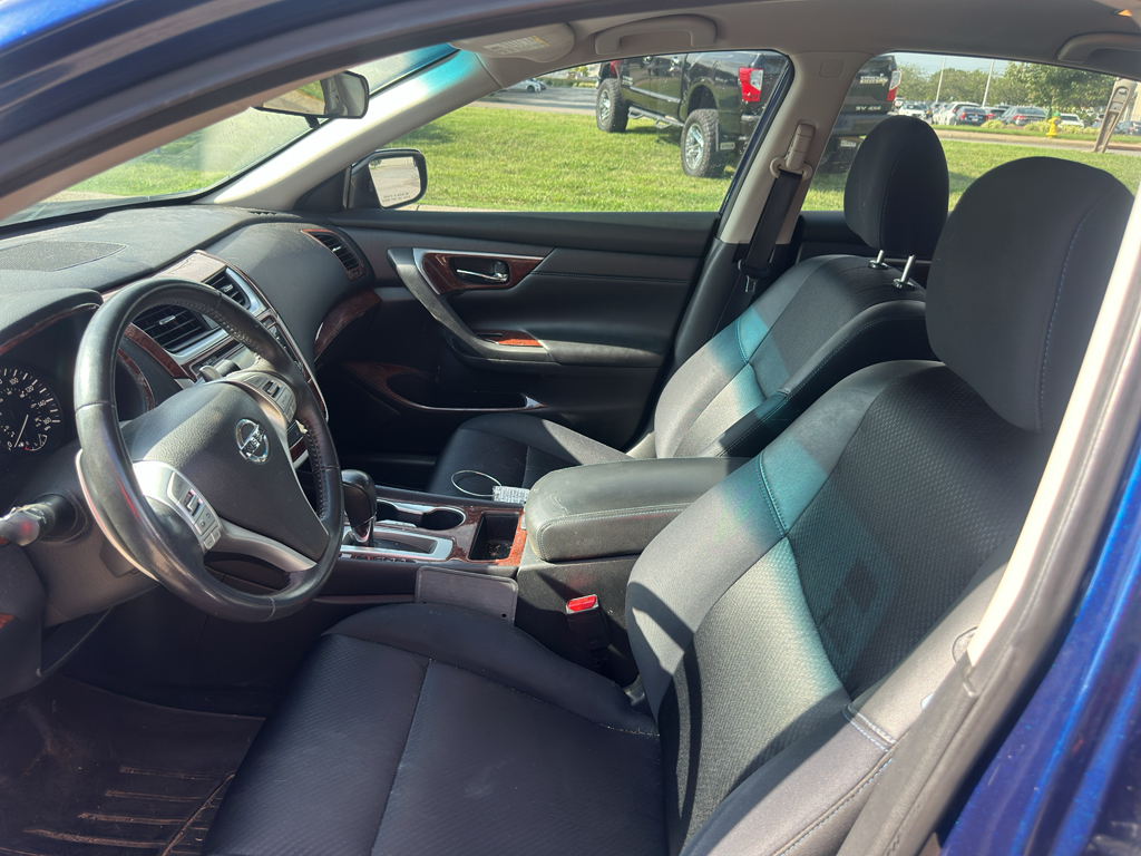 Used 2017 Nissan Altima Sedan