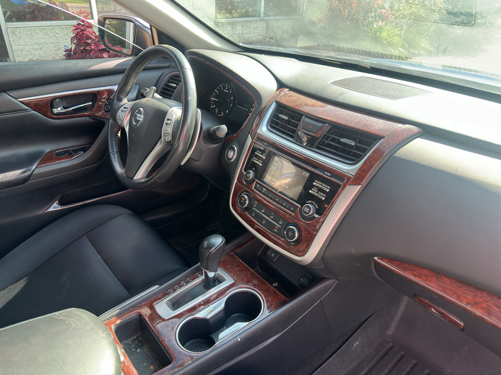 Used 2017 Nissan Altima Sedan