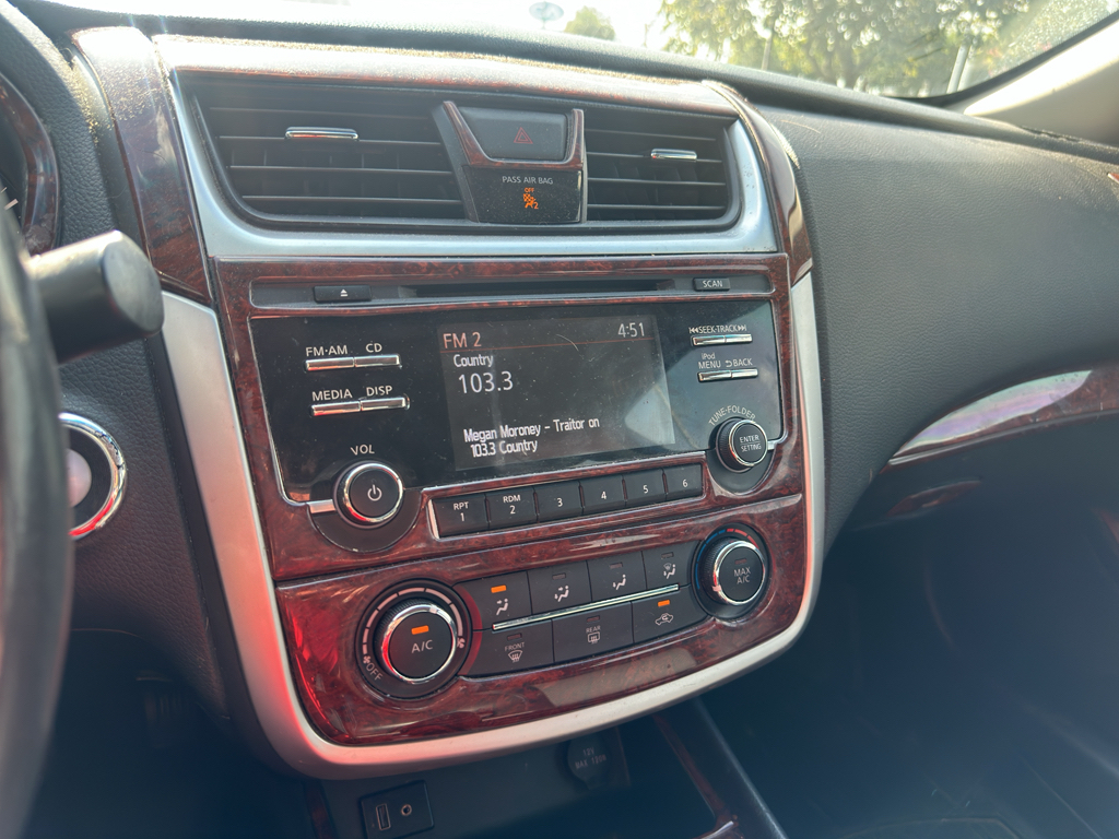 Used 2017 Nissan Altima Sedan