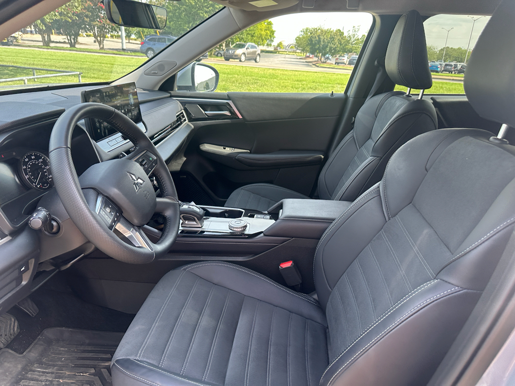 Used 2025 Mitsubishi Outlander SUV