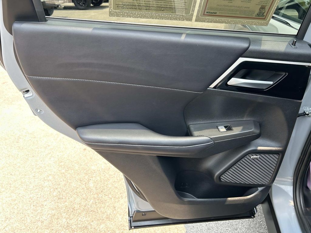 Used 2025 Mitsubishi Outlander SUV