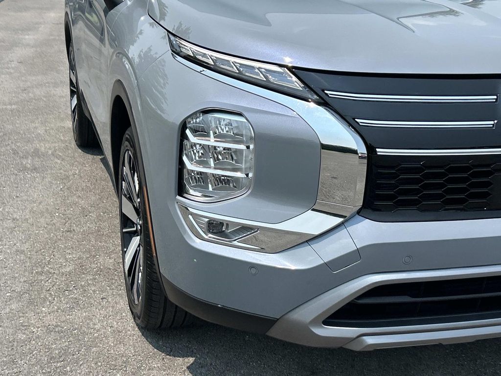 Used 2025 Mitsubishi Outlander SUV