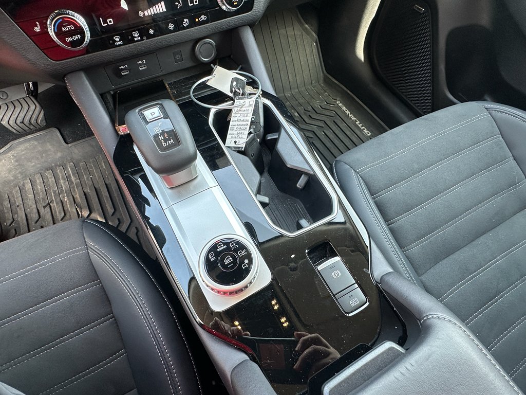 Used 2025 Mitsubishi Outlander SUV