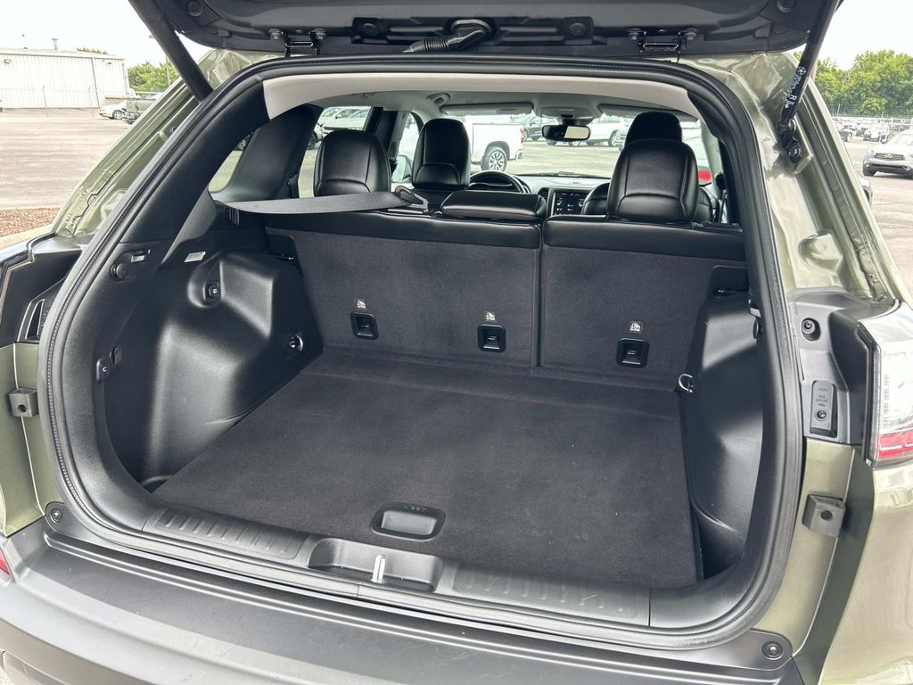 Used 2021 Jeep Cherokee SUV