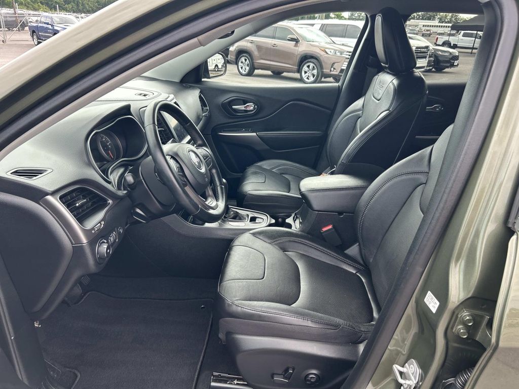 Used 2021 Jeep Cherokee SUV