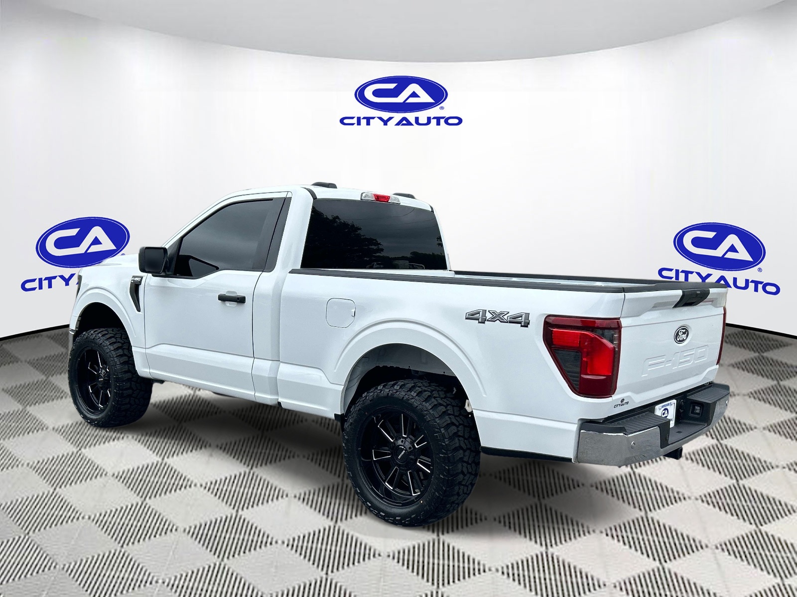 Vehicle photo 5