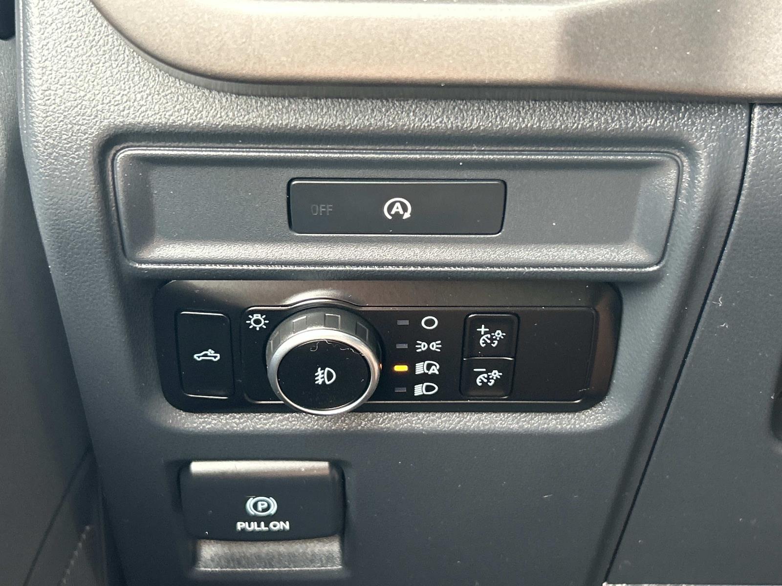 Vehicle photo 34