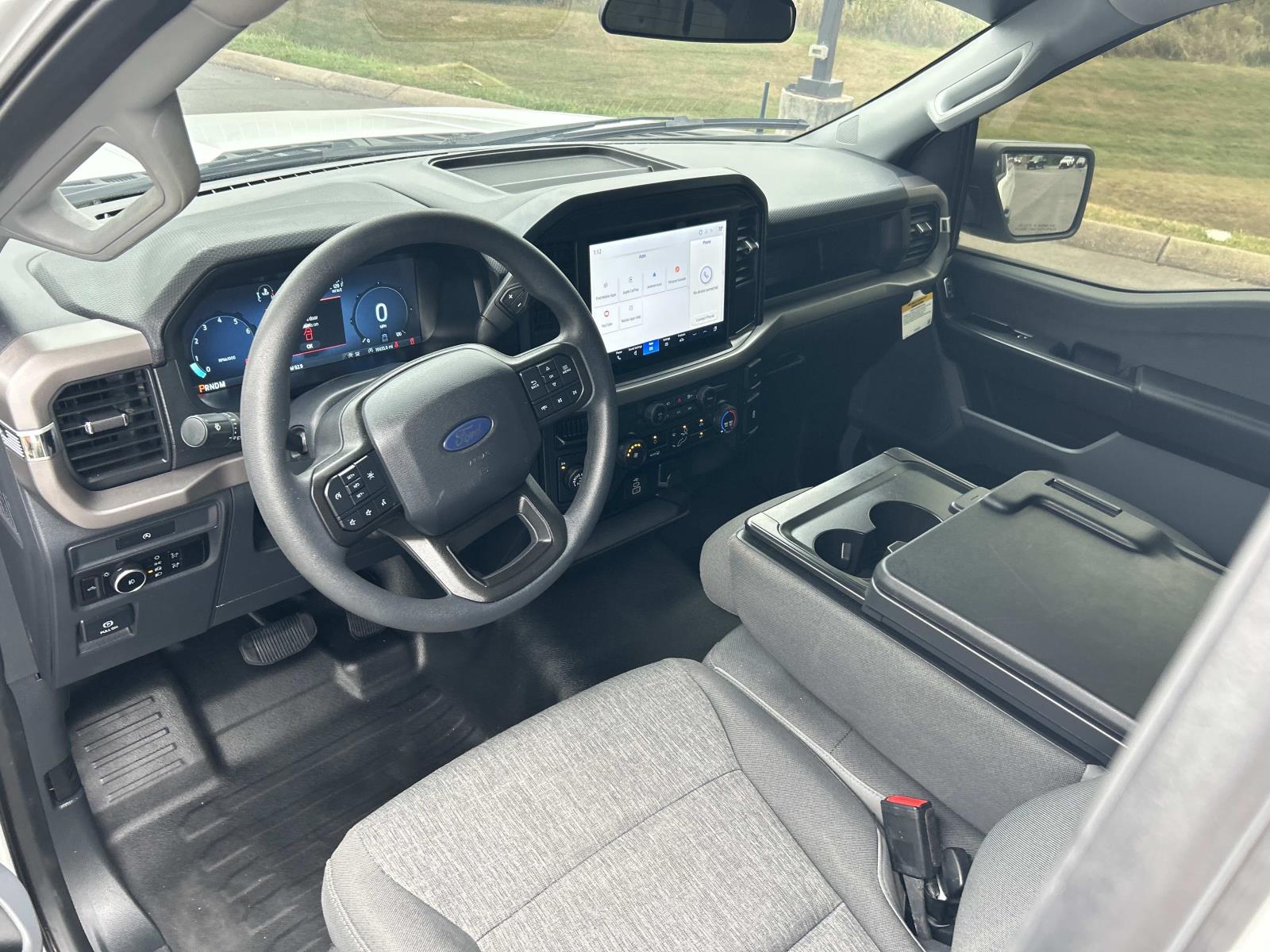 Vehicle photo 23