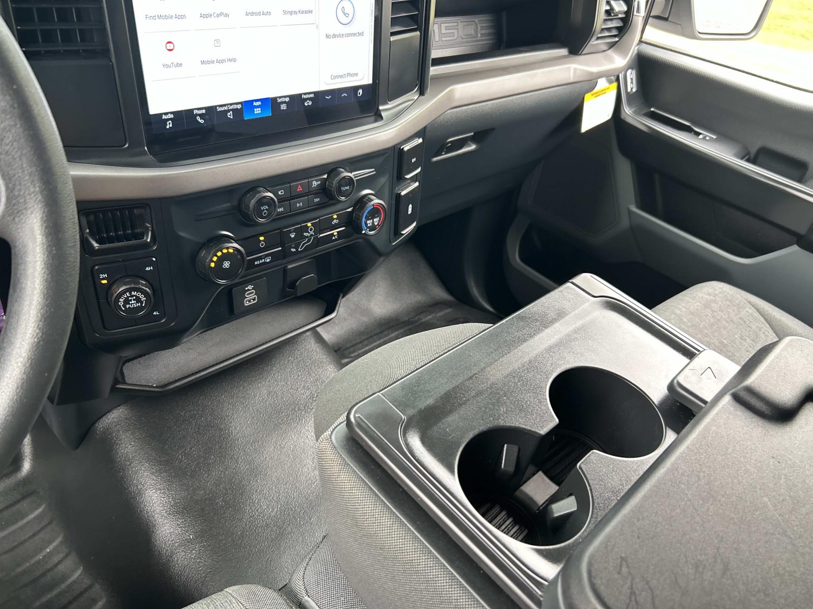 Vehicle photo 30
