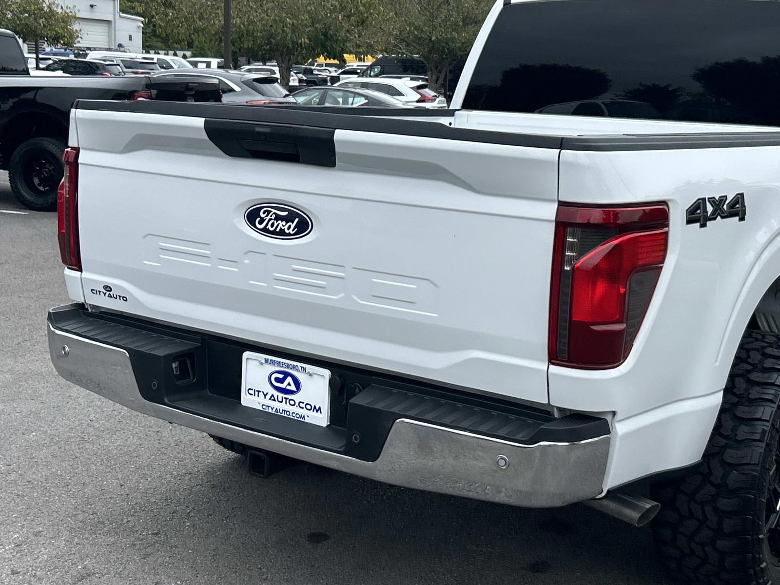 Vehicle photo 14