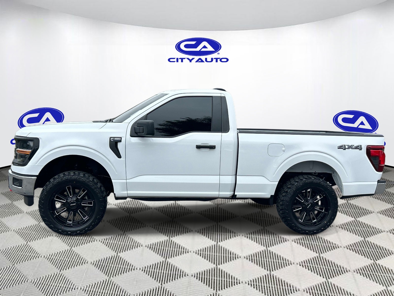 Vehicle photo 7