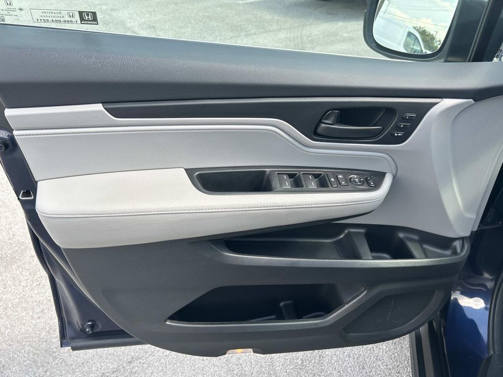 Used 2024 Honda Odyssey Van
