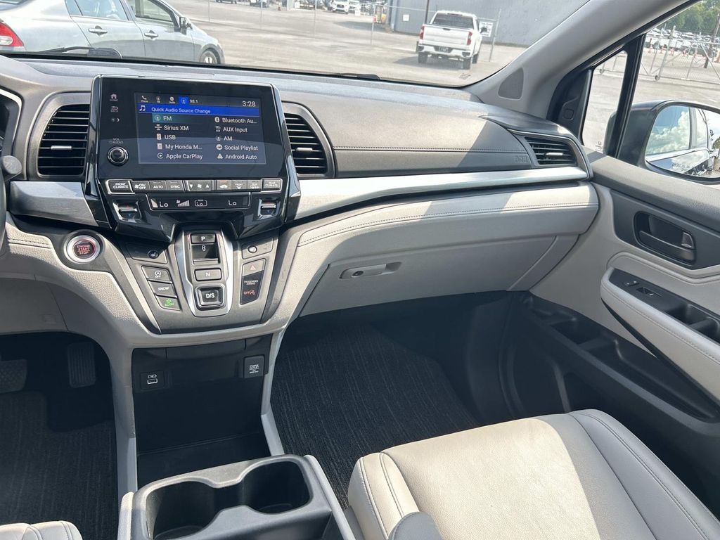 Used 2024 Honda Odyssey Van