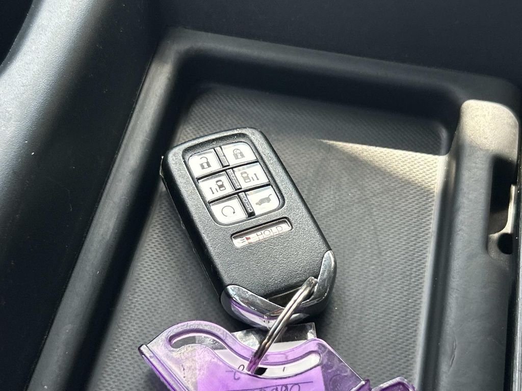 Used 2024 Honda Odyssey Van