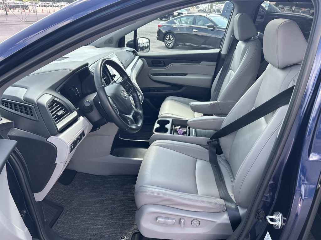 Used 2024 Honda Odyssey Van