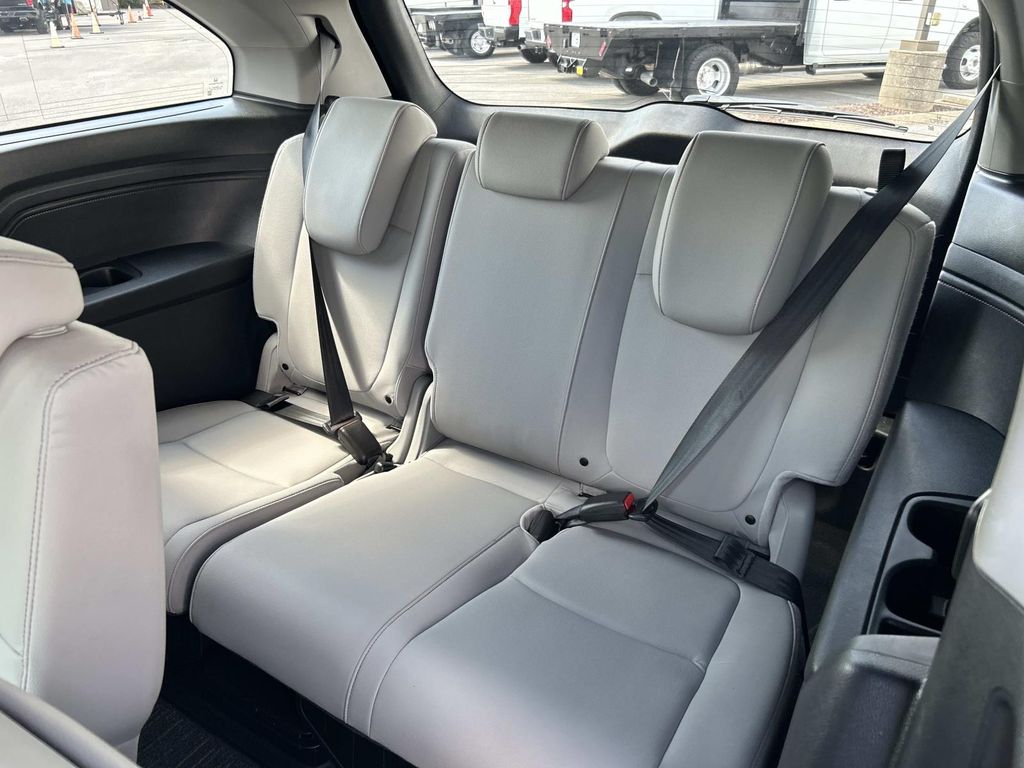 Used 2024 Honda Odyssey Van