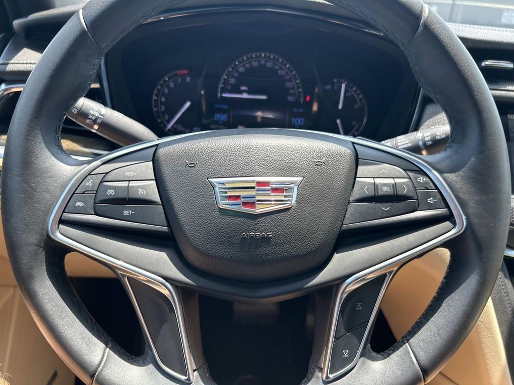 Used 2017 Cadillac XT5 SUV