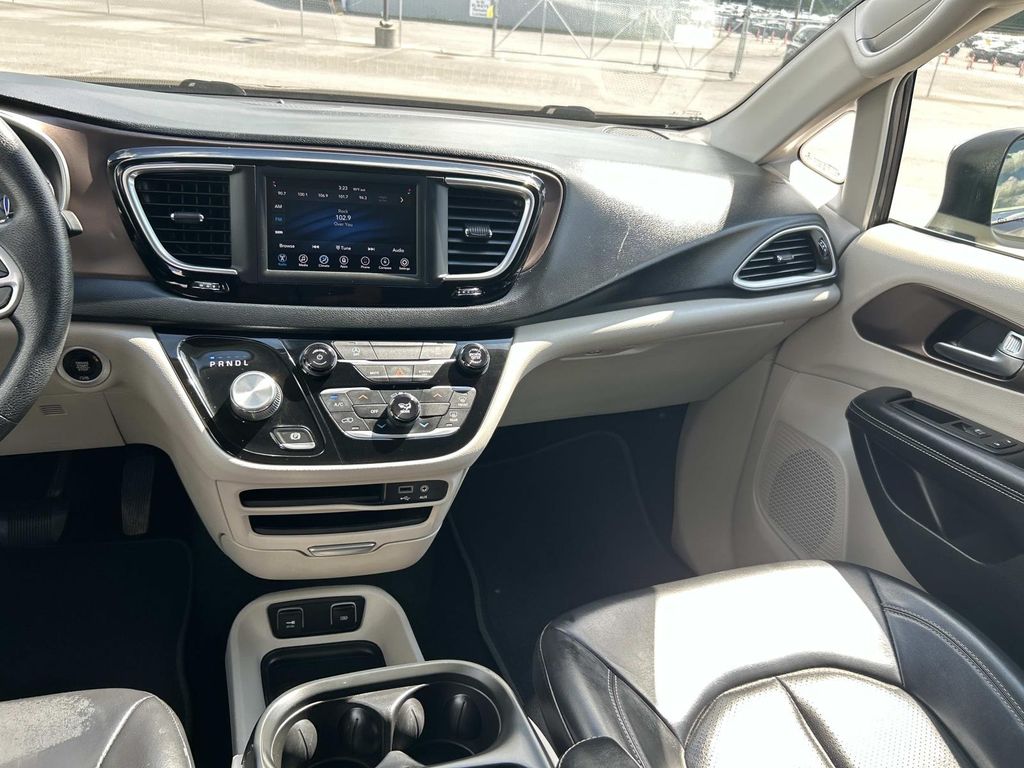 Used 2020 Chrysler Voyager Van