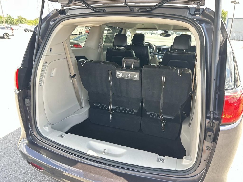 Used 2020 Chrysler Voyager Van