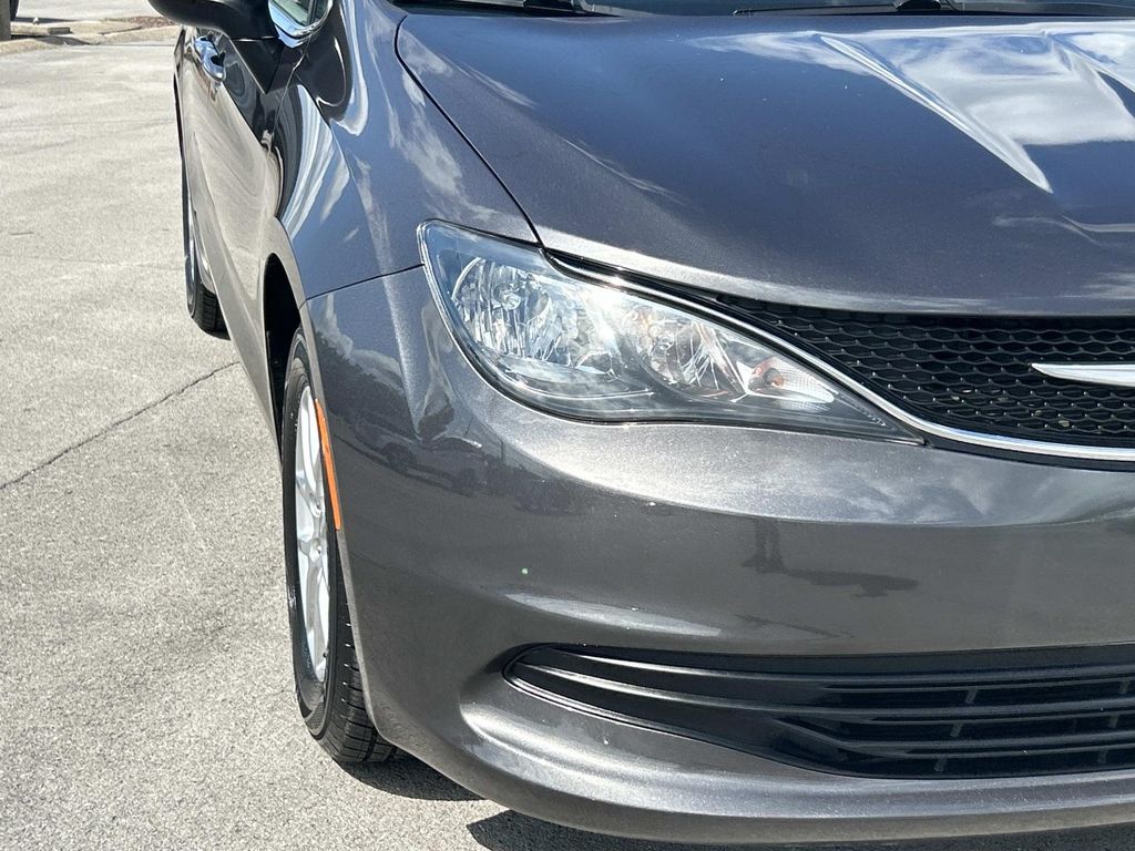 Used 2020 Chrysler Voyager Van