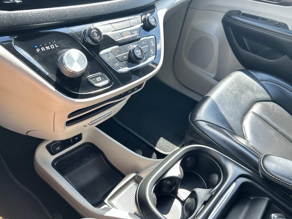 Used 2020 Chrysler Voyager Van