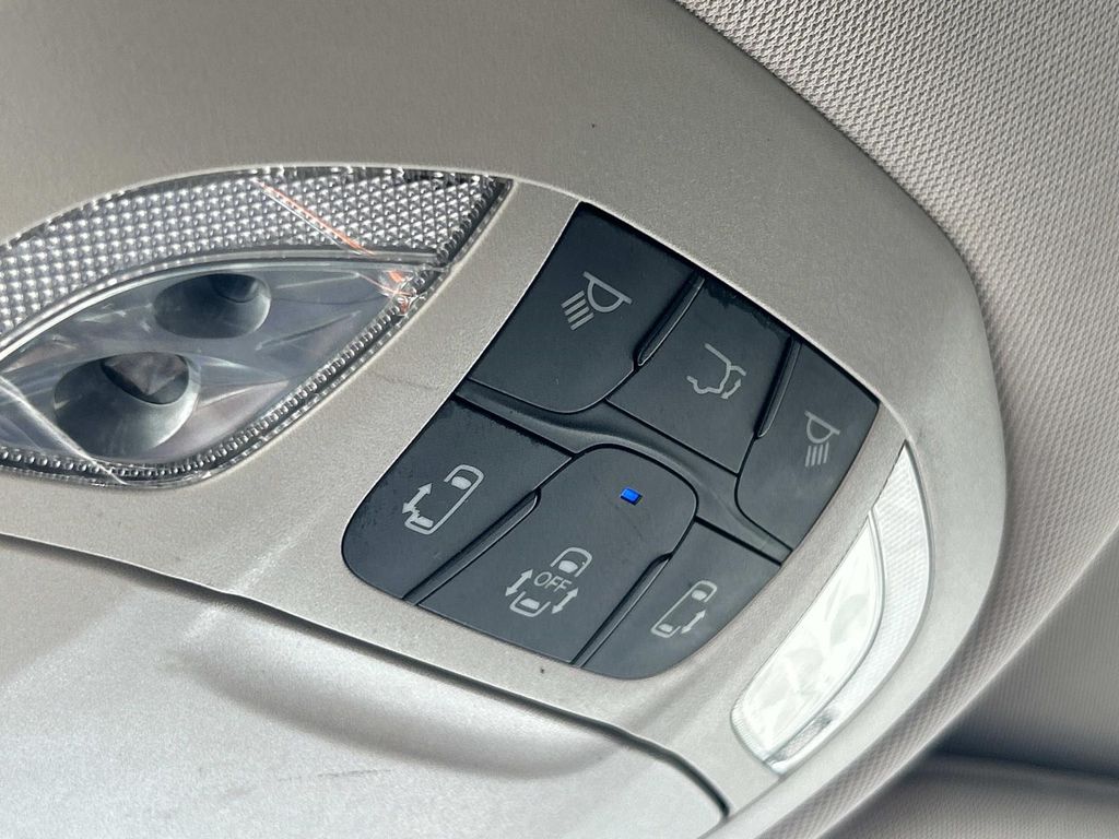 Used 2020 Chrysler Voyager Van