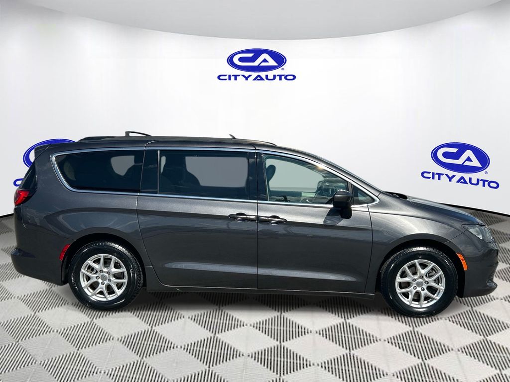 Used 2020 Chrysler Voyager Van